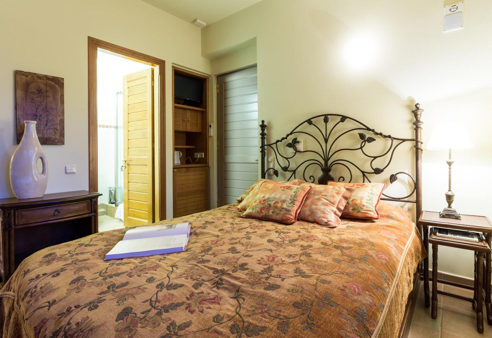 Elia Junior Suite In Epidavros With Shared Pool Néa Epídavros Zewnętrze zdjęcie